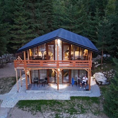 Hotel Bujtina Arturi à Valbone Extérieur photo